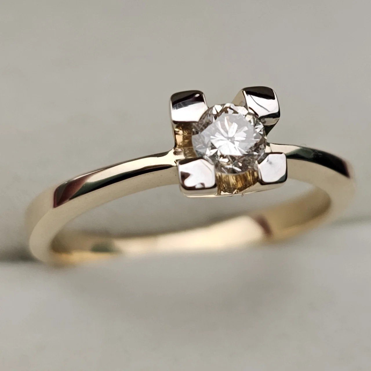 Кольцо Deimantas 107988406 18р 3,9гр 0,32ct. купить,NaN