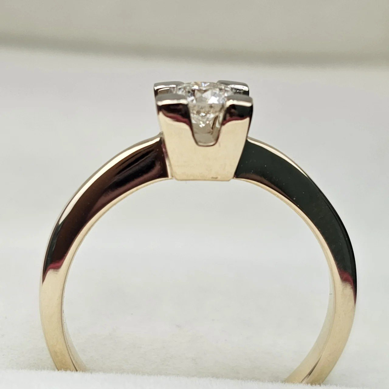 Кольцо Deimantas 107988406 18р 3,9гр 0,32ct. купить,NaN
