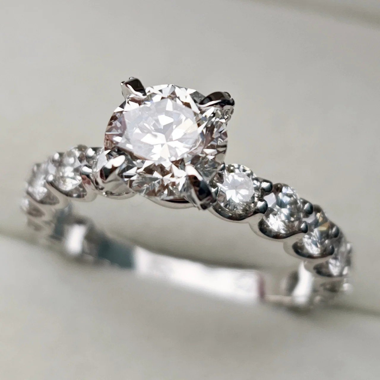 Кольцо Deimantas 108008795 17,5р 4,04гр 3,06ct. купить,NaN