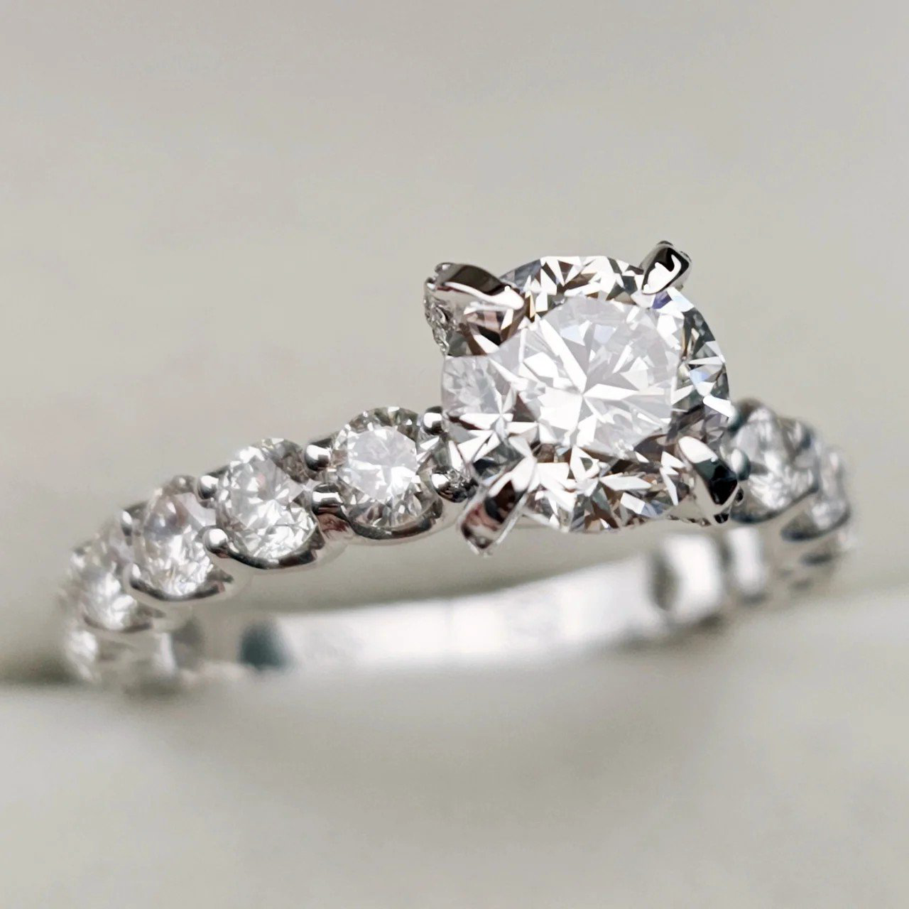 Кольцо Deimantas 108008795 17,5р 4,04гр 3,06ct. купить,NaN