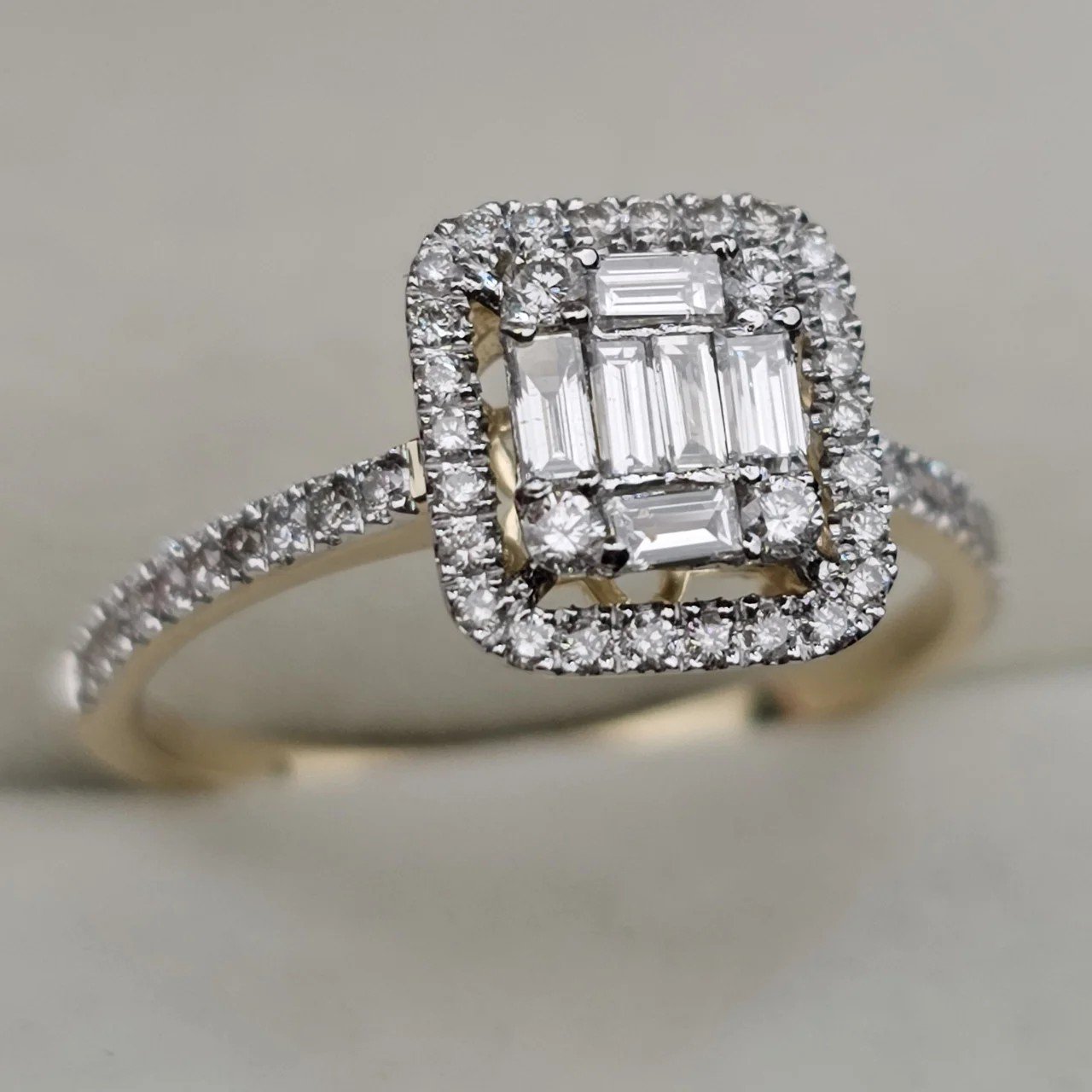 Кольцо Deimantas 107988385 17,5р 2,22гр 0,6ct. купить,NaN