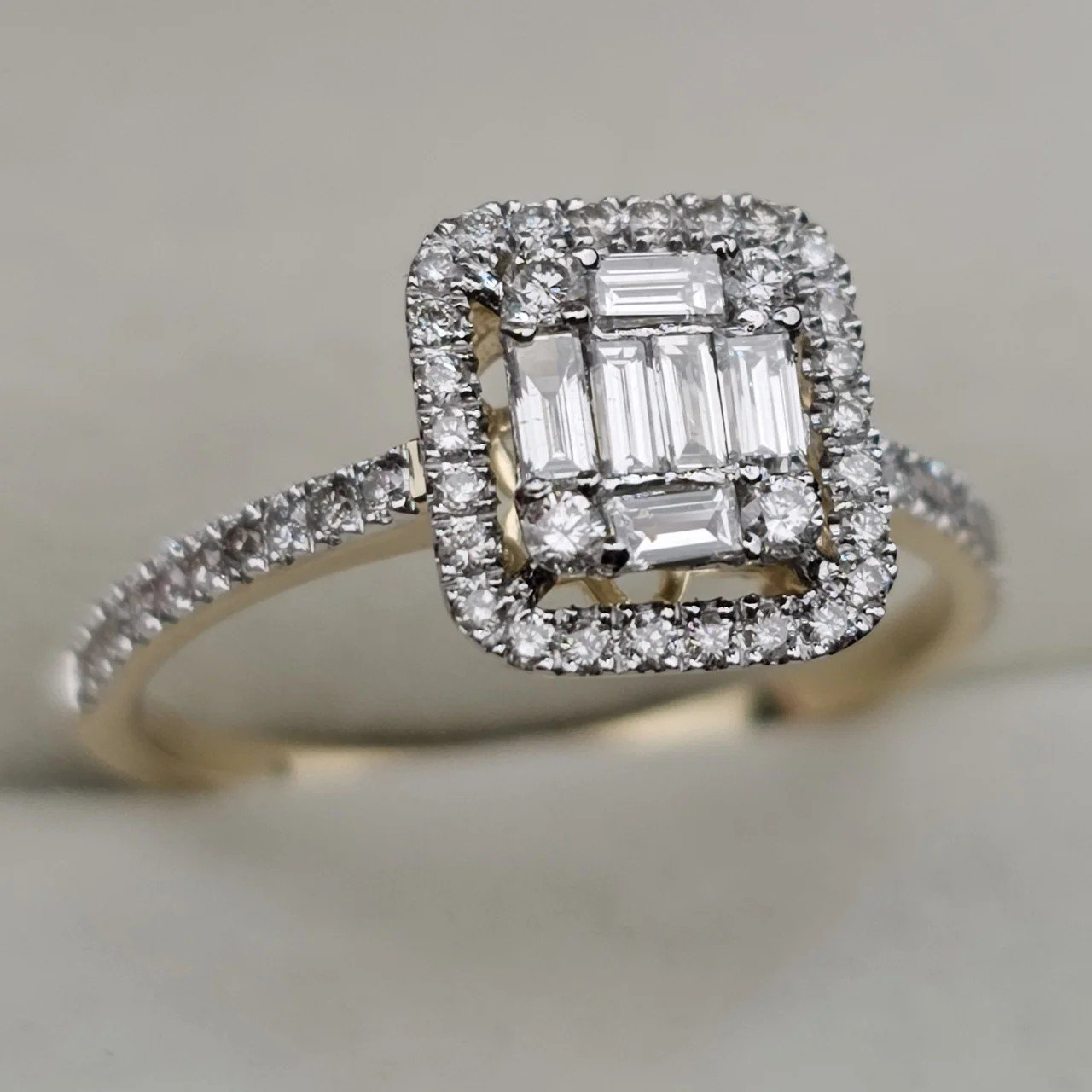 Кольцо Deimantas 107988385 17,5р 2,22гр 0,6ct. купить,NaN