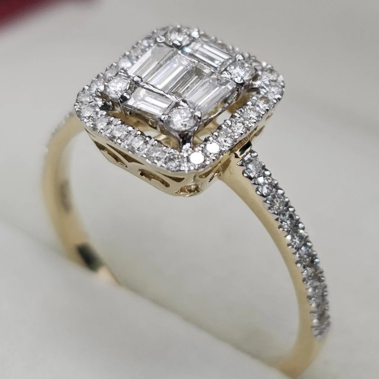 Кольцо Deimantas 107988385 17,5р 2,22гр 0,6ct. купить,NaN