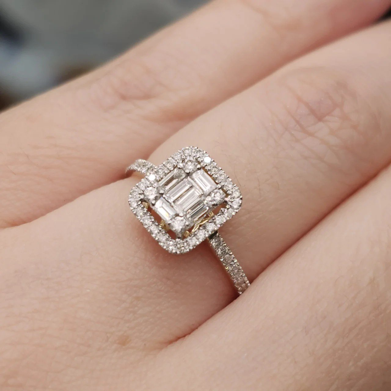 Кольцо Deimantas 107988385 17,5р 2,22гр 0,6ct. купить,NaN