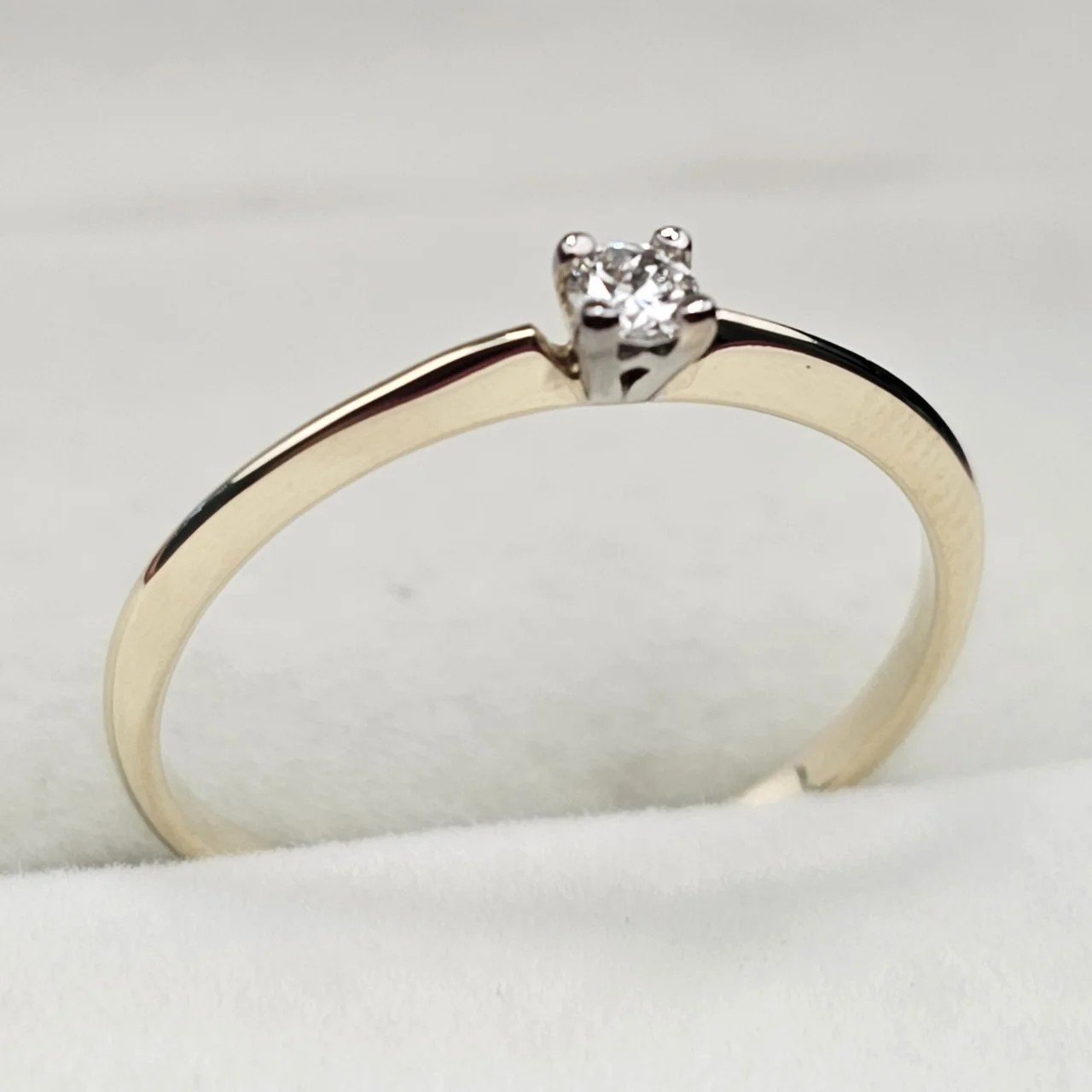 Кольцо Deimantas 107995090 17р 1,05гр 0,056ct. купить,NaN