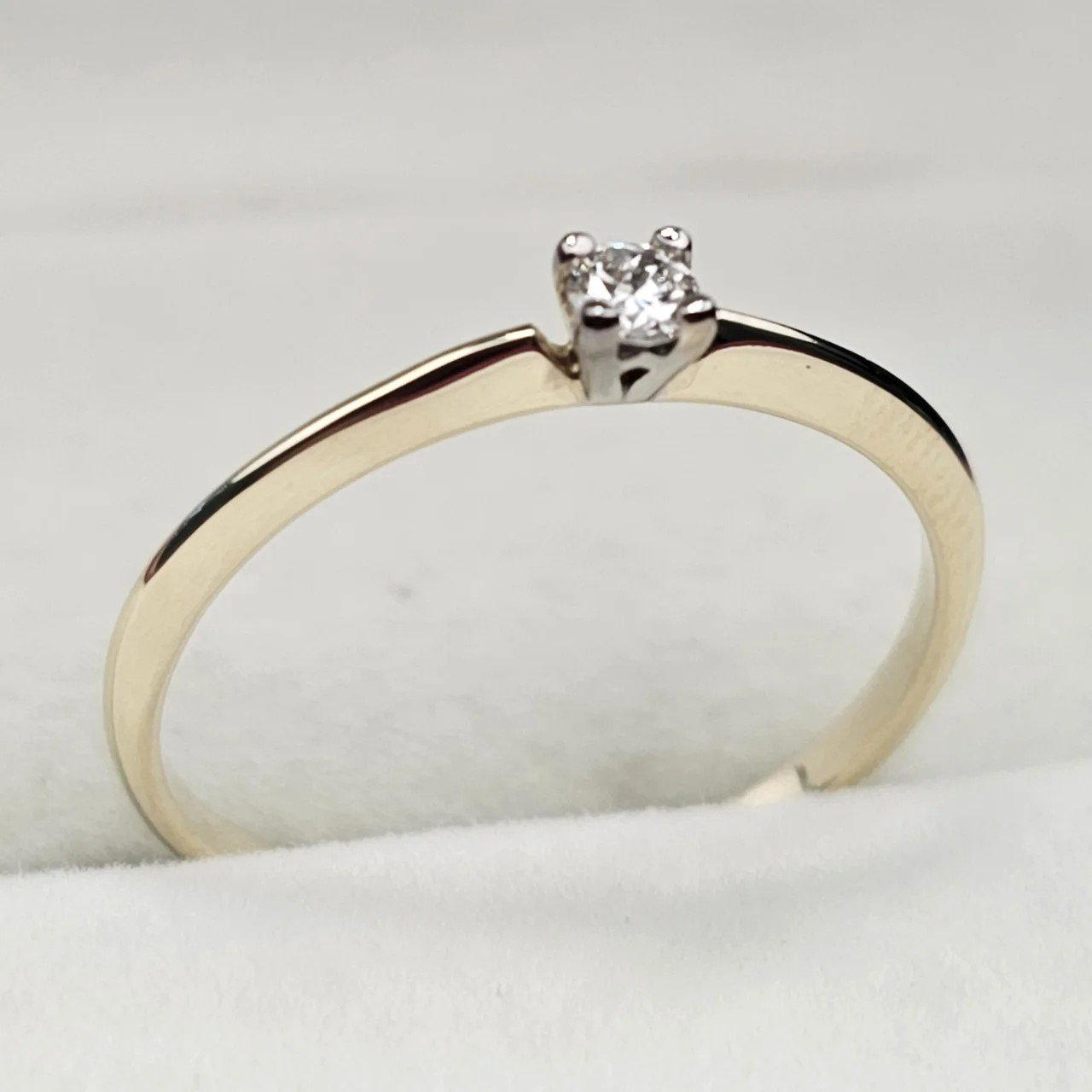 Кольцо Deimantas 107995090 17р 1,05гр 0,056ct. купить,NaN