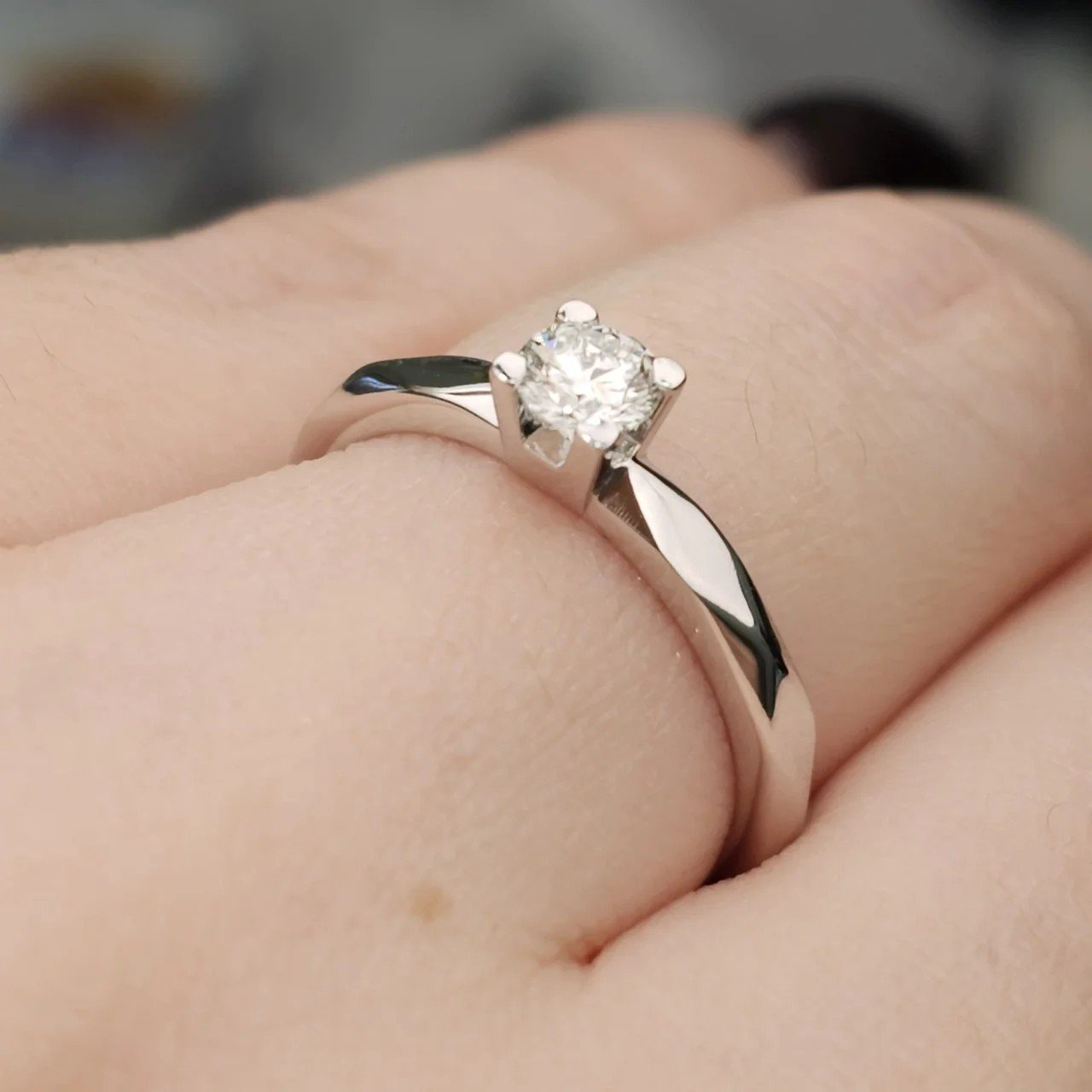 Кольцо Deimantas 107988401 17р 2,35гр 0,32ct. купить,NaN