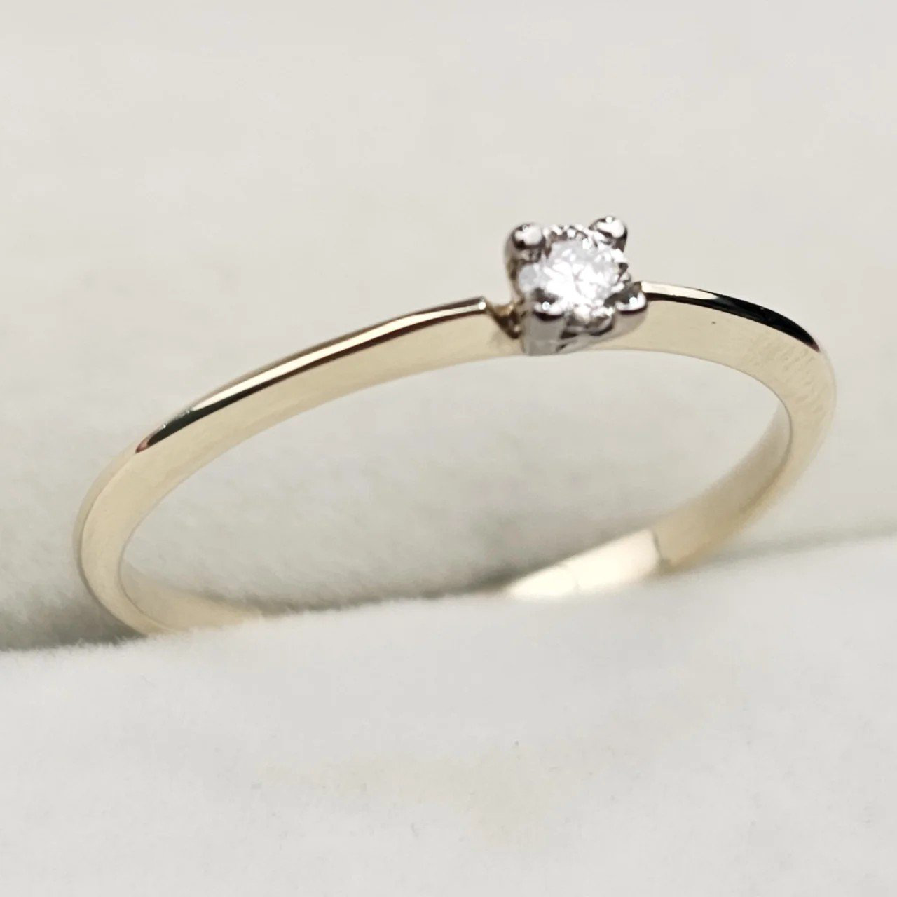 Кольцо Deimantas 107995101 16,5р 1,03гр 0,057ct. купить,NaN