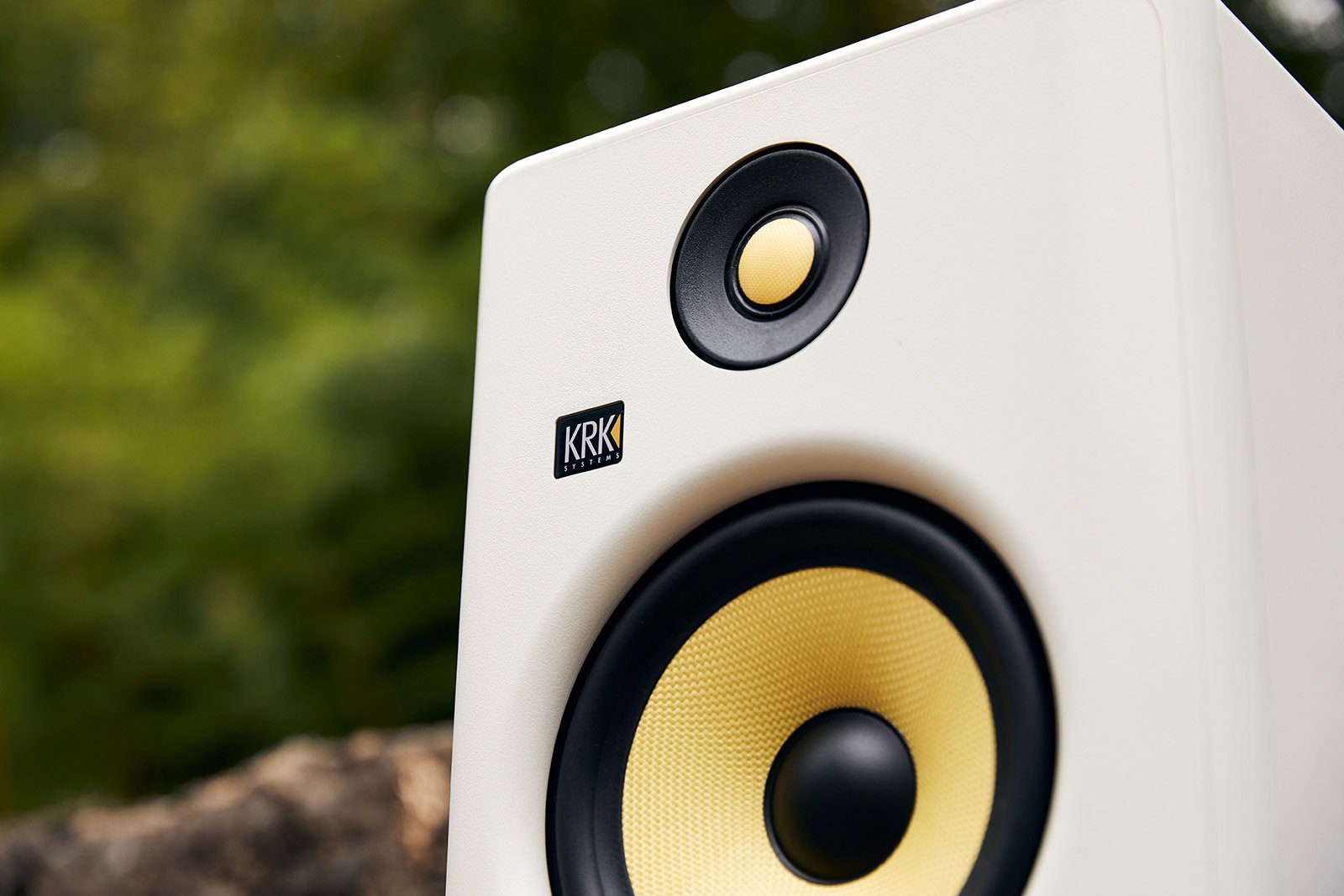 Студийный монитор KRK ROKIT RP5G4 белый купить,NaN