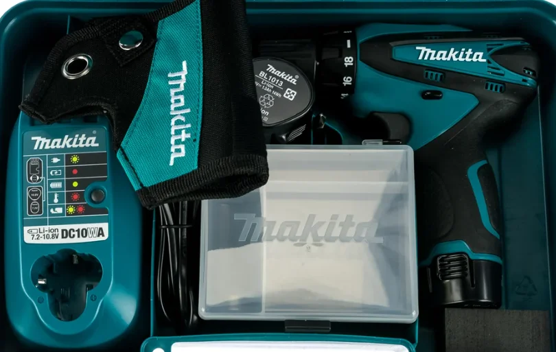Дрель-шуруповерт Makita DF330DWE купить,89900
