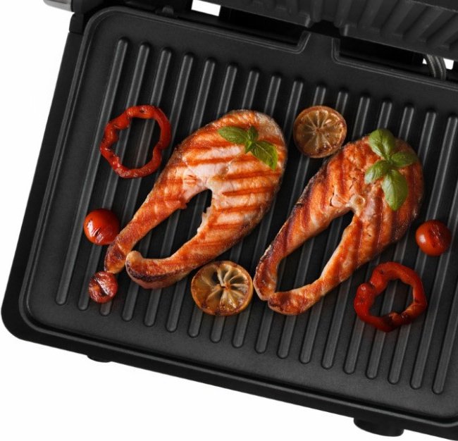 Гриль Redmond SteakMaster RGM-M822 черно-серебристый