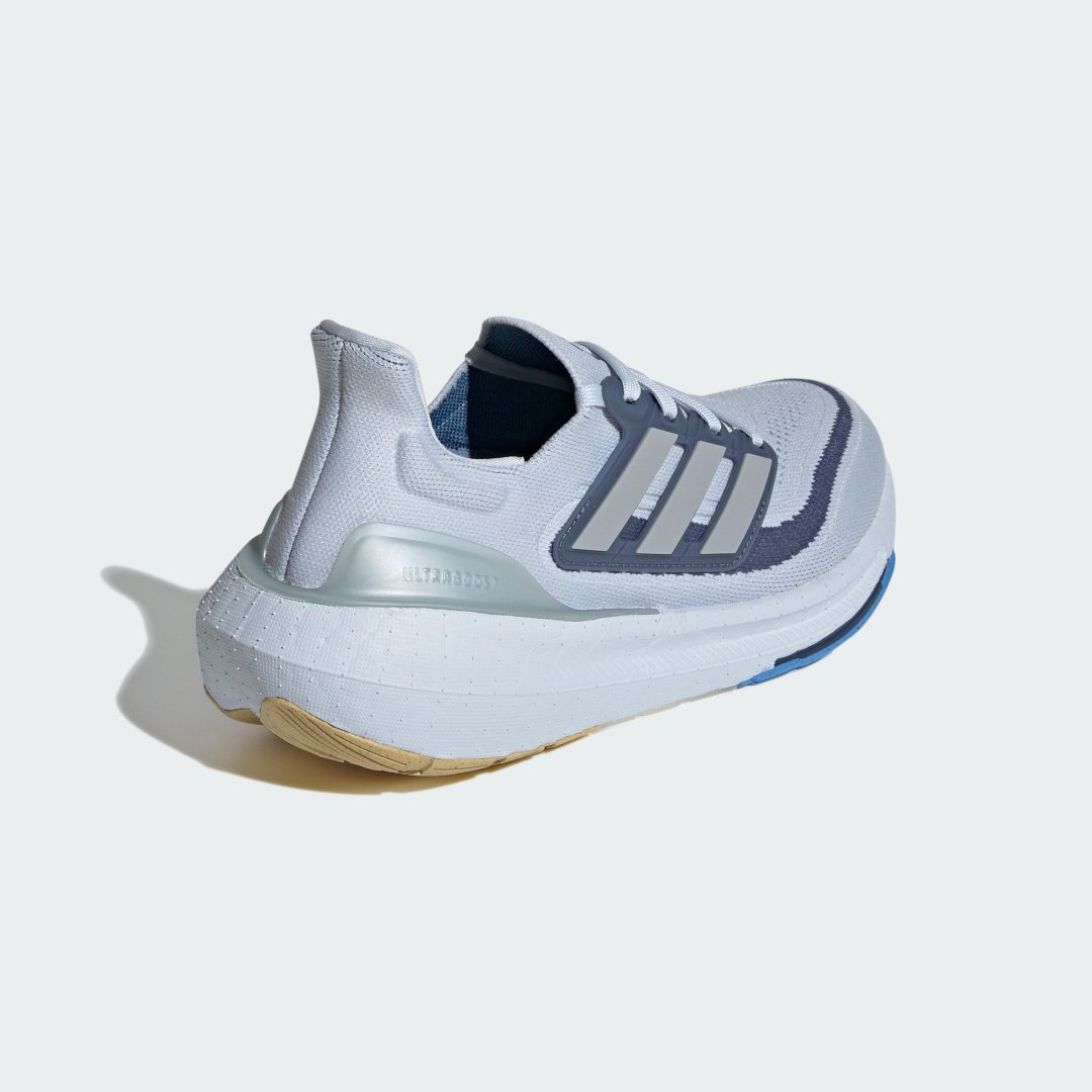 Кроссовки adidas Ultraboost синий