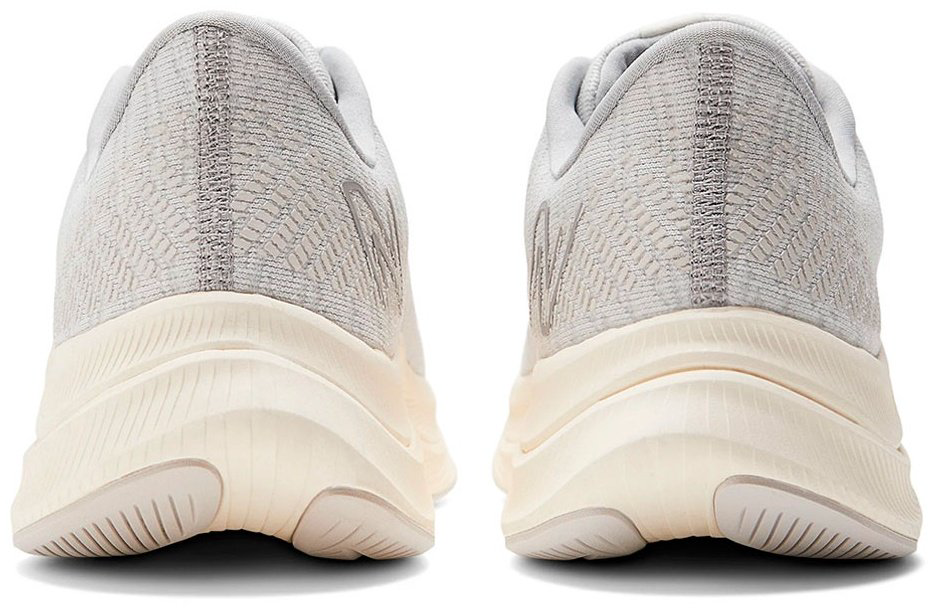 Кроссовки New Balance белый купить,79900