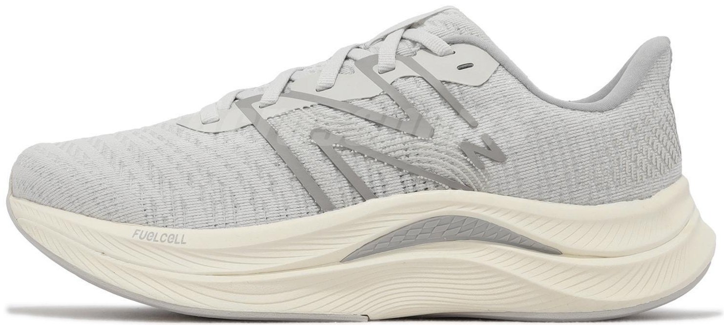 Кроссовки New Balance белый купить,79900