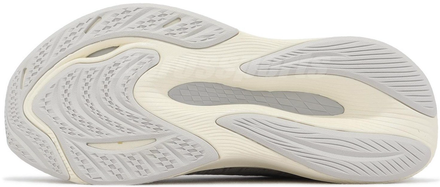 Кроссовки New Balance белый купить,79900