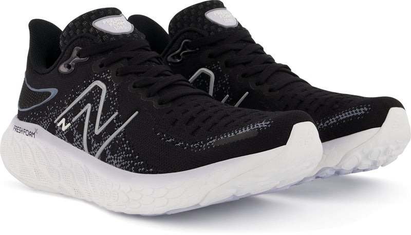 Кроссовки New Balance черный купить,99900