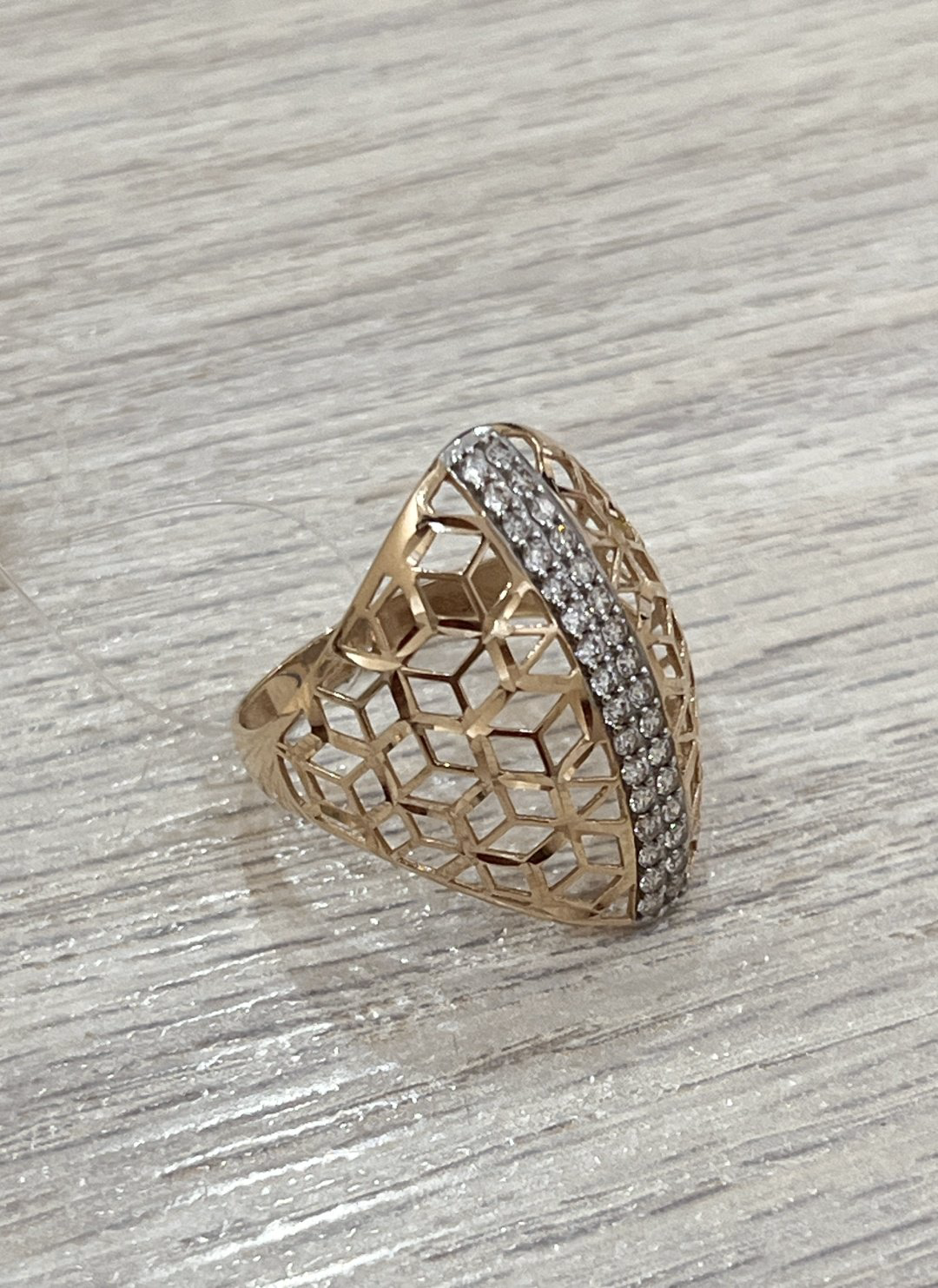 Кольцо Diamant 4567754 размер 19 вес 2.9 г золото, фианит купить,NaN
