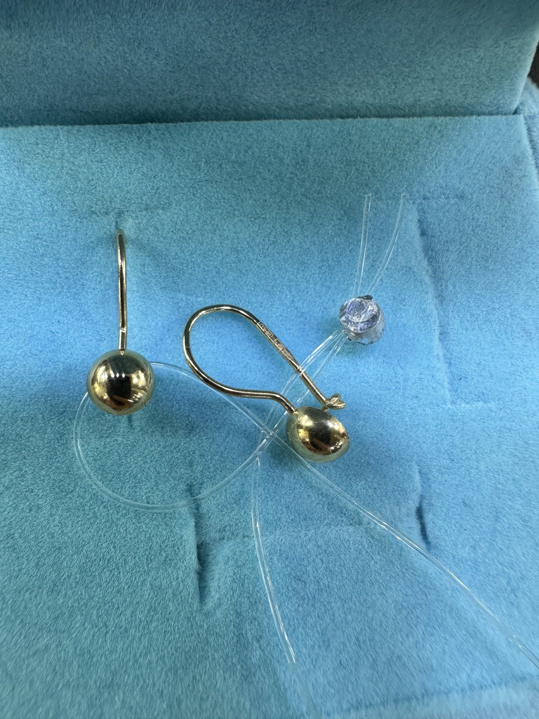 Серьги Cristal 23200-030 вес 0.95 г золото, без вставок купить,NaN