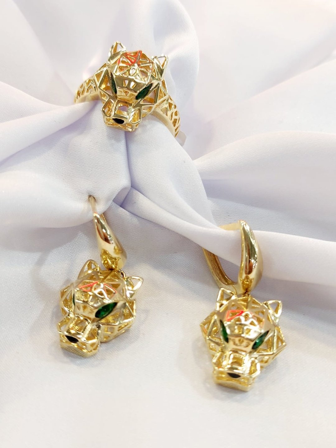 Altyn Gold 6000009 вес 8.35 г 18 золото, изумруд купить,NaN