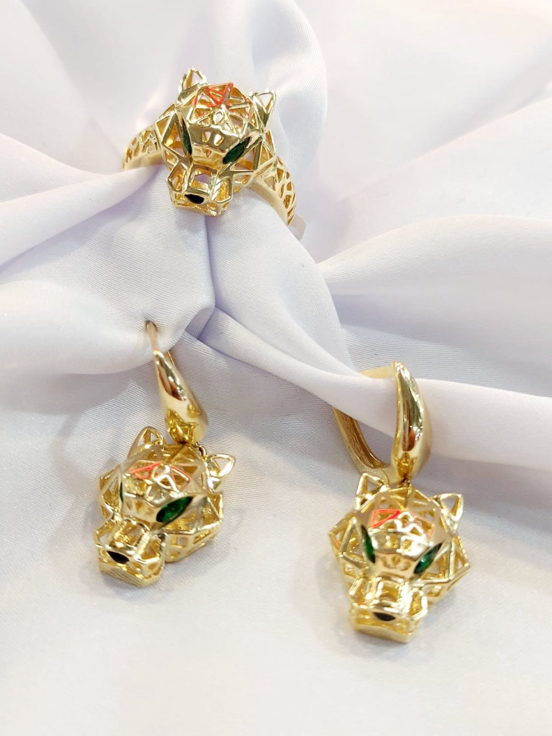 Altyn Gold 6000009 вес 8.35 г 18 золото, изумруд купить,NaN