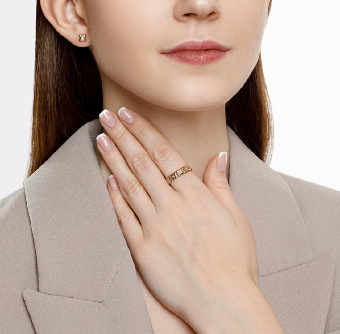 Кольцо SOKOLOV Diamonds 1012116 #23 16 размер 18 вес 3.33 г золото, бриллиант купить,NaN
