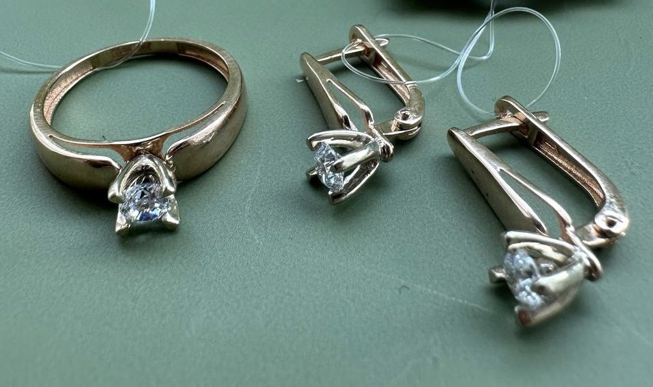 Diamond Union 5562009 вес 5.44 г золото, фианит купить,NaN