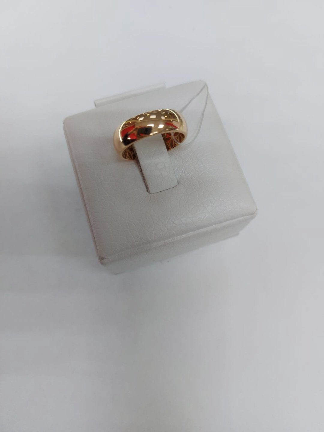 Кольцо Изумруд n Au0600039 19 1.87 г золото, без вставок купить,NaN