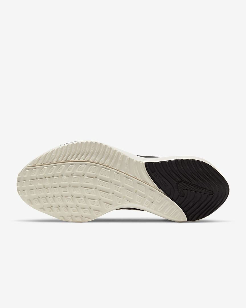 Nike Air Zoom Vomero 16 CU1856-003 черный 40 купить,NaN