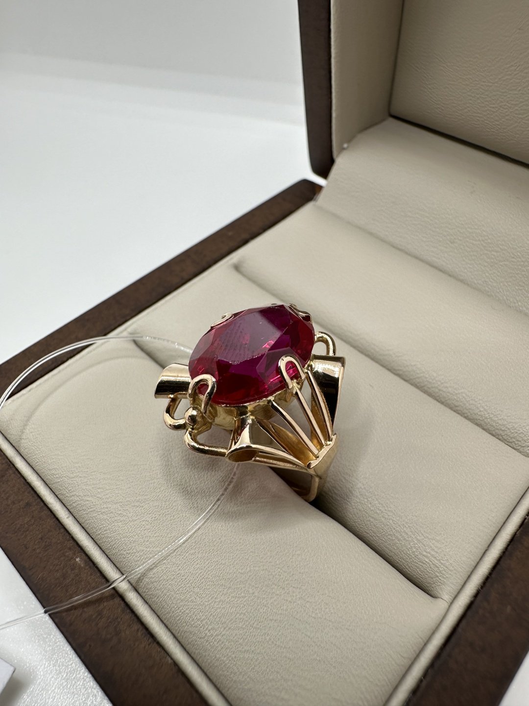Кольцо Золото России Alone Jewelry размер 18 вес 6.68 г золото, рубин купить,NaN