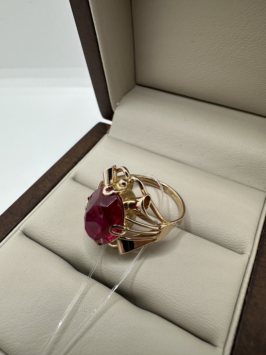 Кольцо Золото России Alone Jewelry размер 18 вес 6.66 г золото, рубин купить,NaN