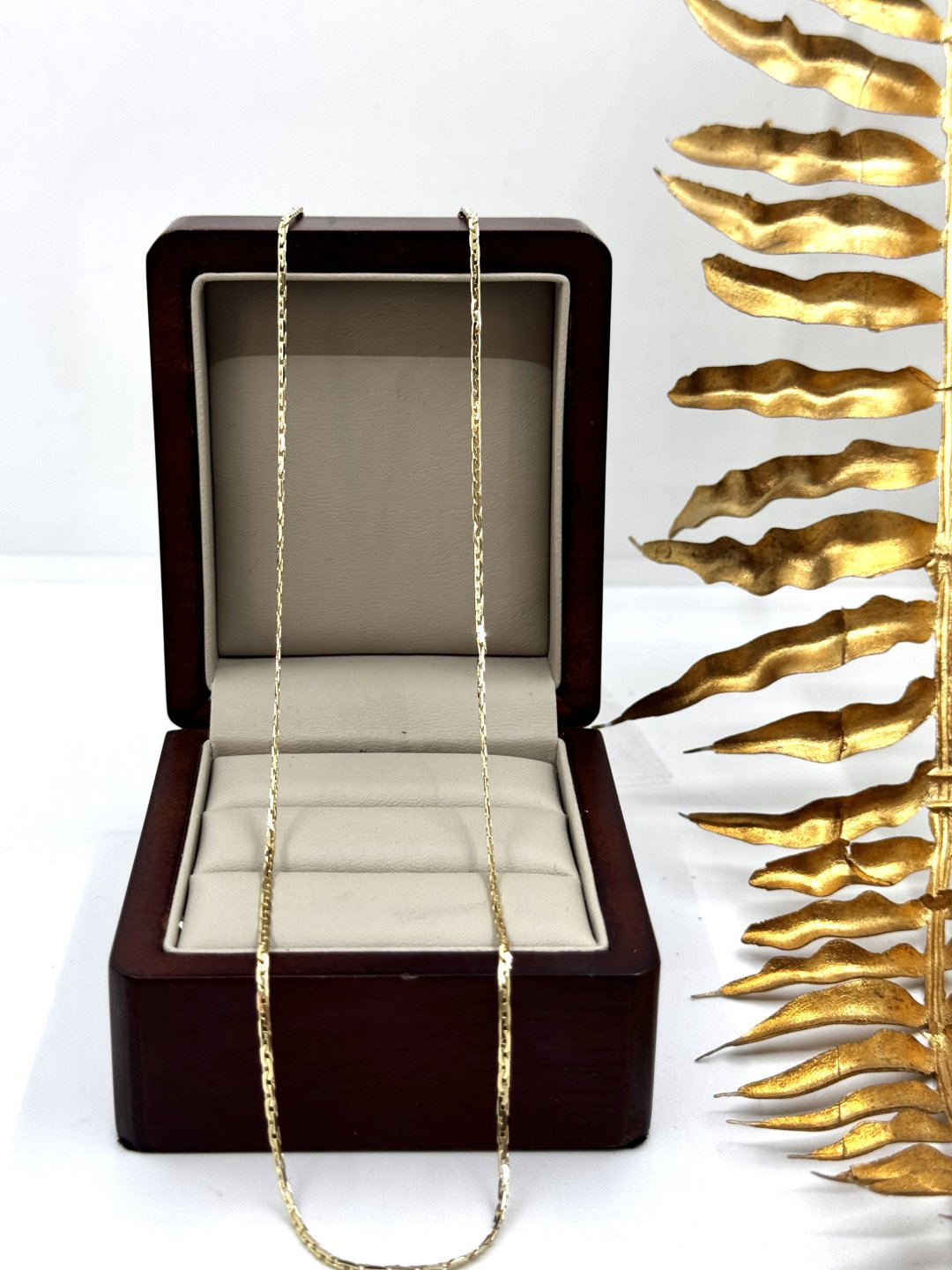 Цепь Dinara Gold 51055141155 длина 55 см, вес 4.53 г золото, плетение якорное купить,NaN