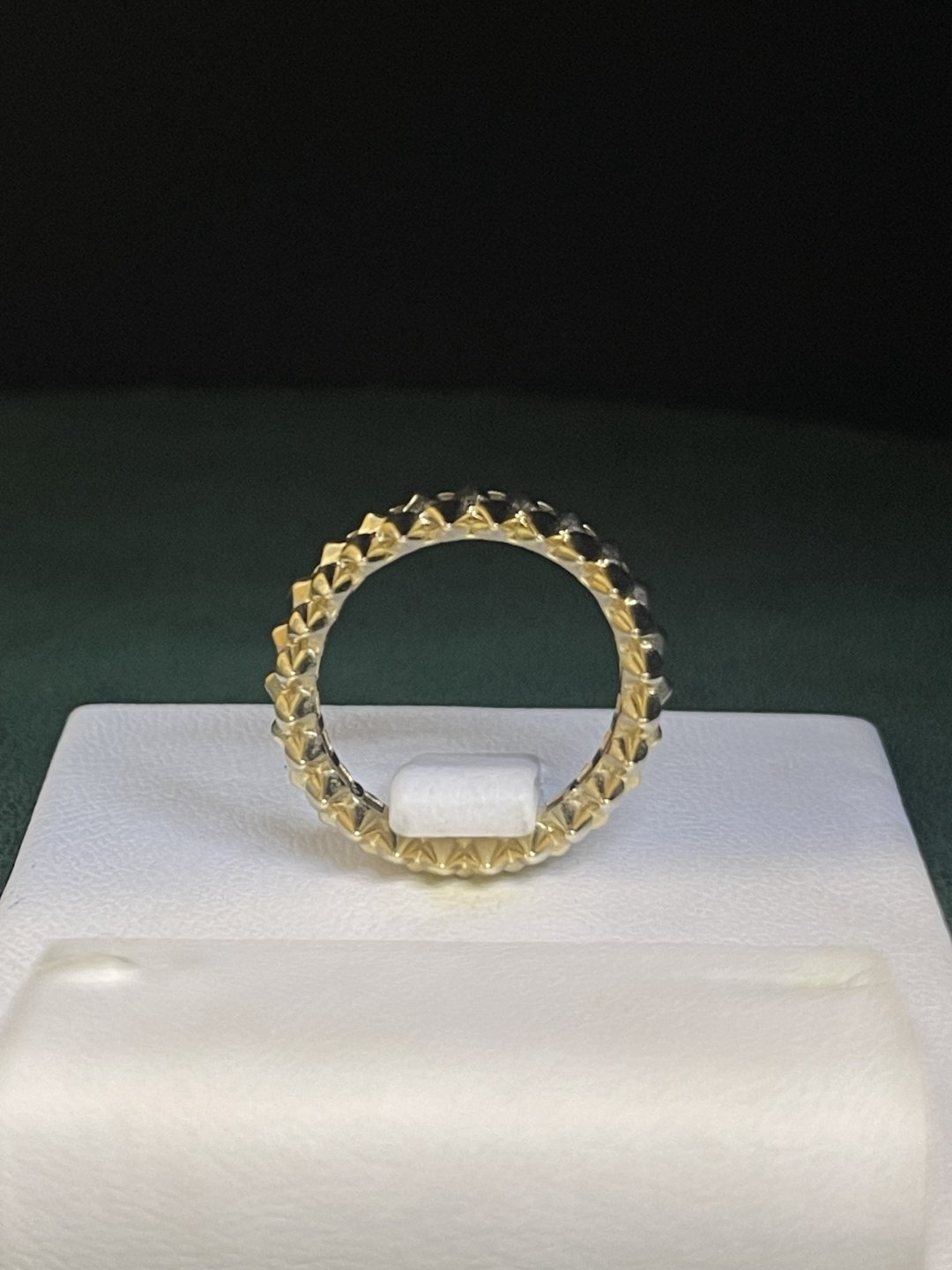 Кольцо Jado Jewellery JJ23102705 размер 16.2 вес 3.23 г золото, без вставок купить,NaN