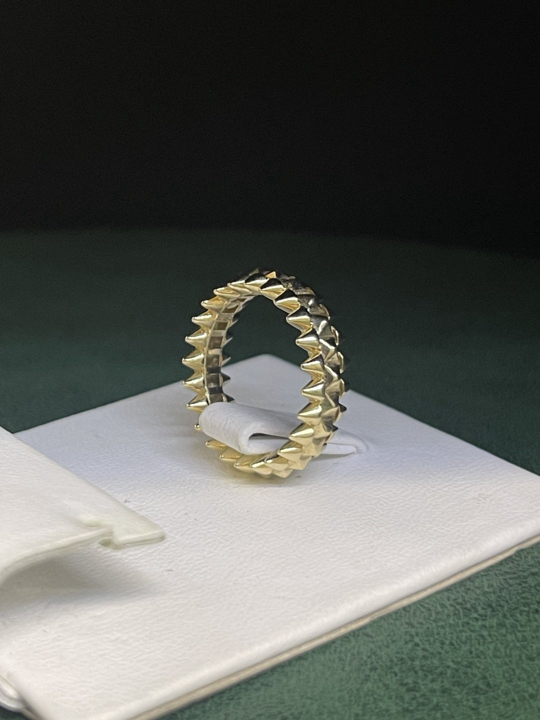 Кольцо Jado Jewellery JJ23102705 размер 16.2 вес 3.23 г золото, без вставок купить,NaN