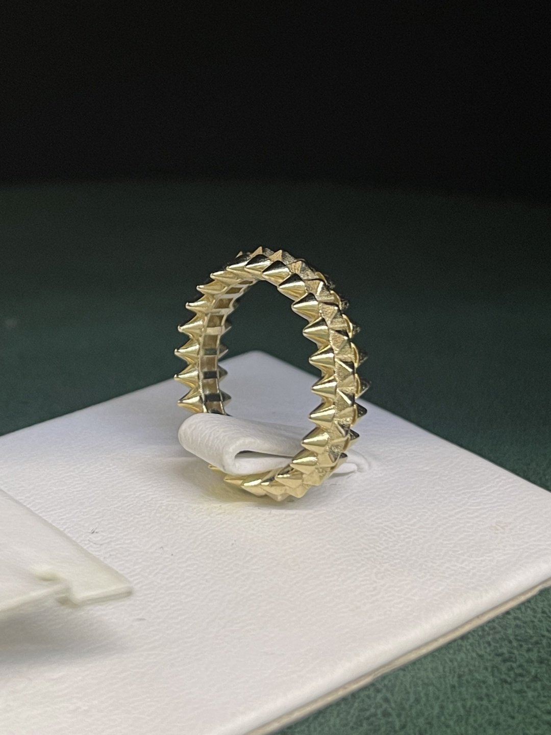 Кольцо Jado Jewellery JJ23102706 размер 17 вес 3.49 г золото, без вставок купить,NaN