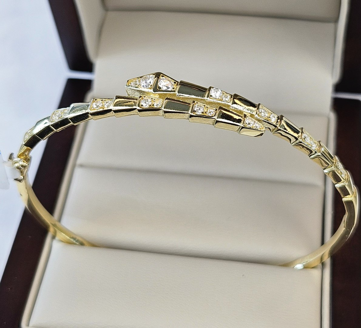Браслет Gaukhar Jewelry GJ0979-B длина 18 см, вес 6.68 г золото, плетение отсутствует купить,498200.00000000006