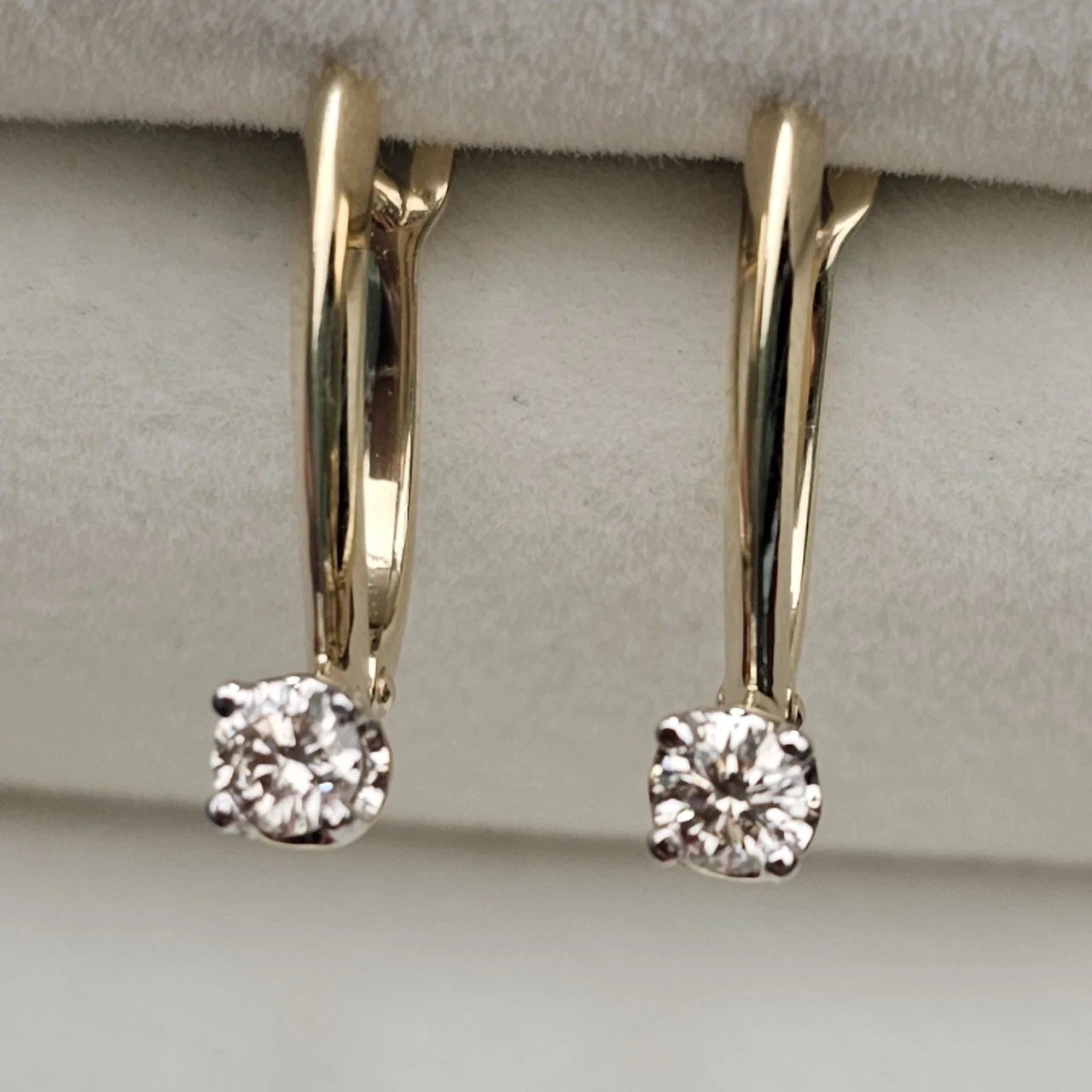 Серьги Deimantas 107997117 2гр 0,30ct. купить,NaN