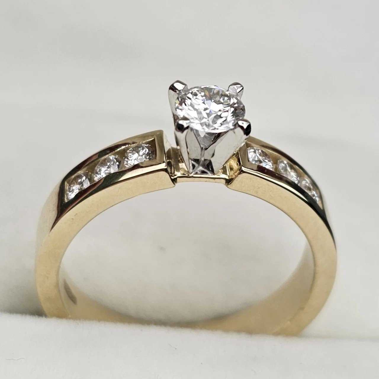 Кольцо Deimantas 107983974 16,5р 4,51гр 0,66ct. купить,NaN