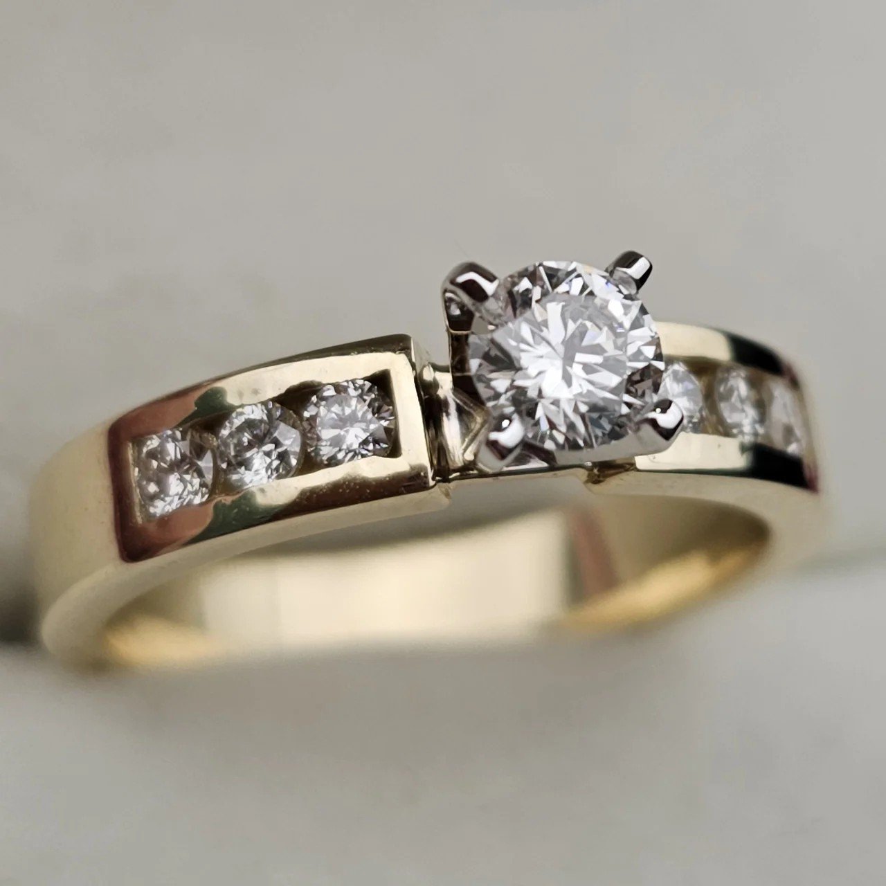 Кольцо Deimantas 107983974 16,5р 4,51гр 0,66ct. купить,NaN
