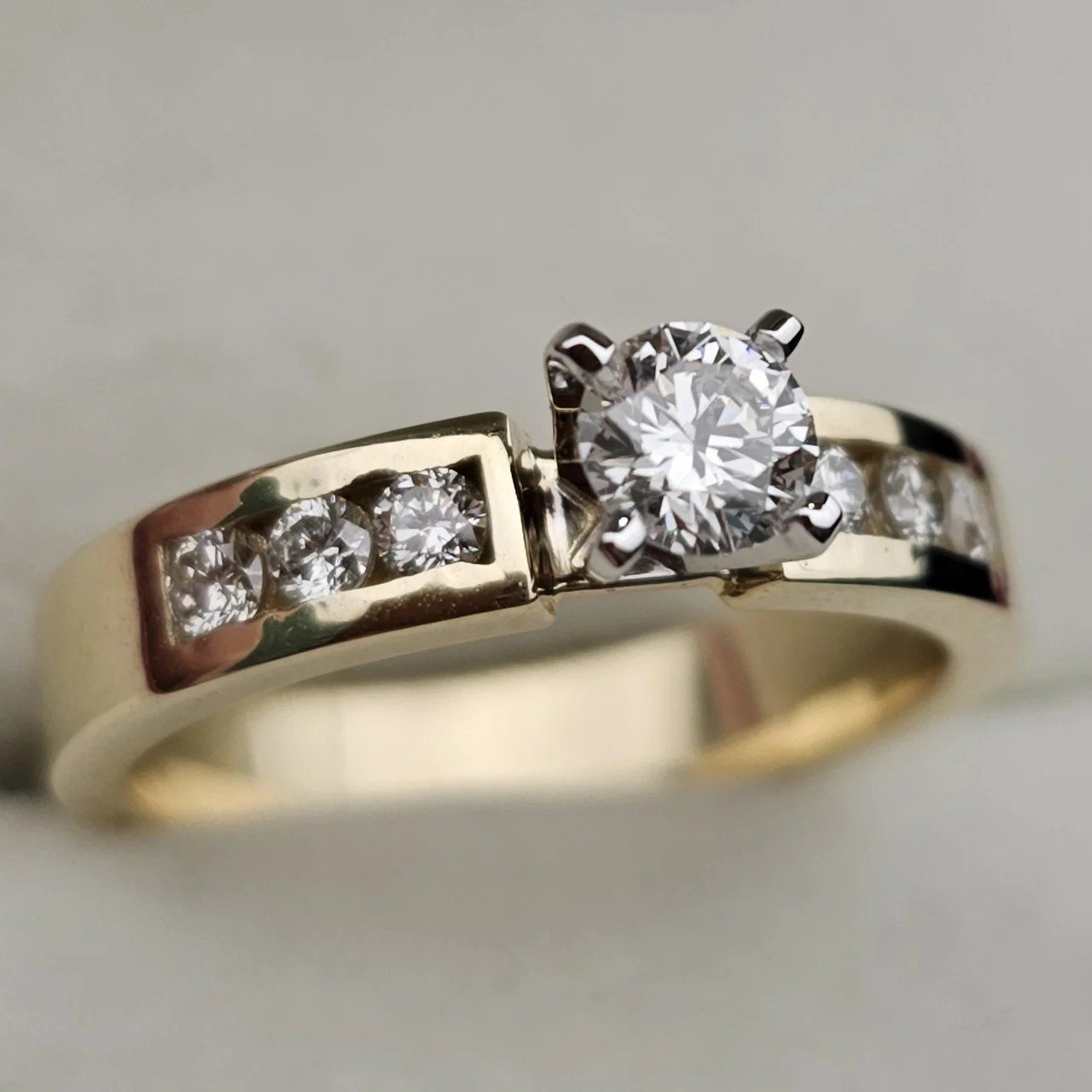 Кольцо Deimantas 107983974 16,5р 4,51гр 0,66ct. купить,NaN