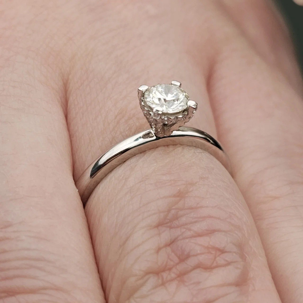 Кольцо Deimantas 107986150 16,5р 2,85гр 0,54ct. купить,NaN
