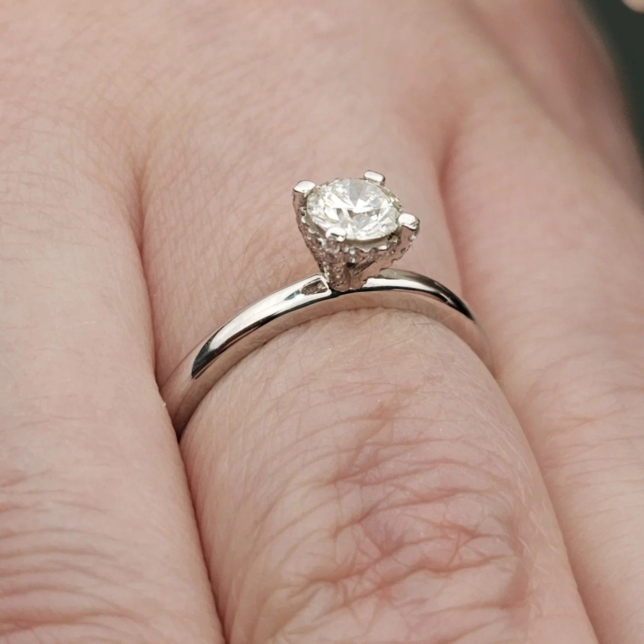 Кольцо Deimantas 107986150 16,5р 2,85гр 0,54ct. купить,NaN