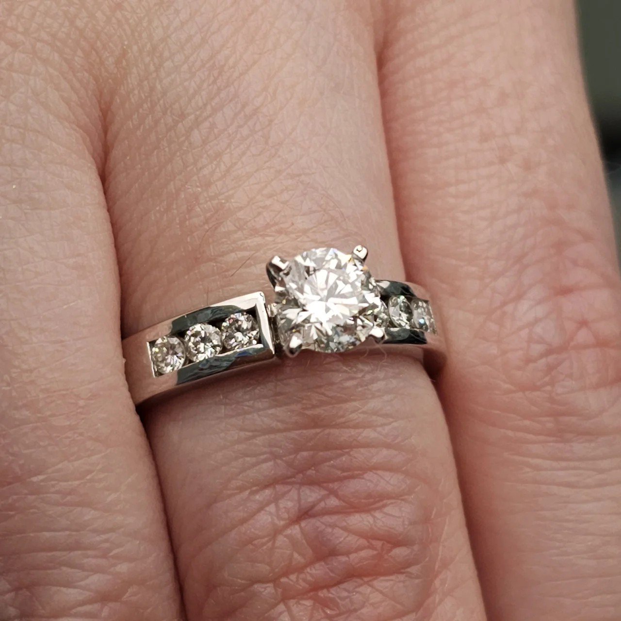 Кольцо Deimantas 107984368 17р 4,79гр 0,97ct. купить,NaN