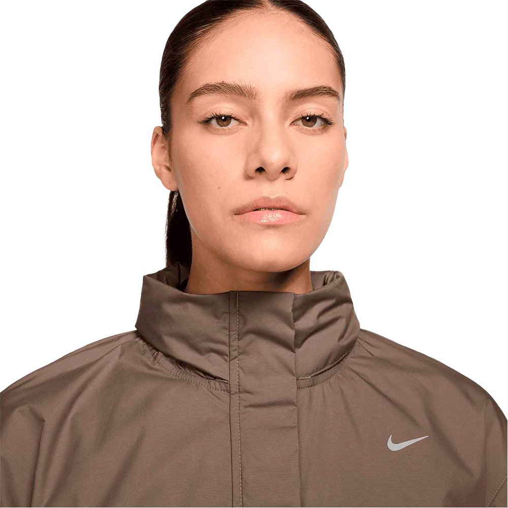 Демисезонная куртка Nike коричневый купить,64900