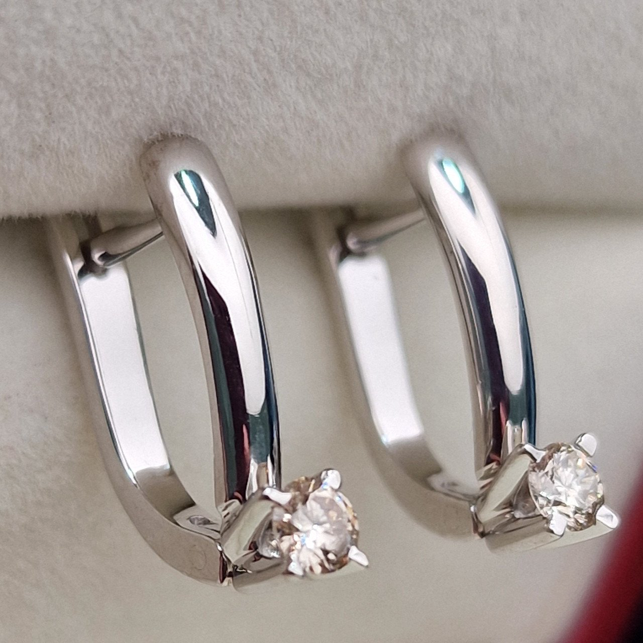 Серьги Deimantas 100597019 3,12гр 0,287ct. купить,NaN