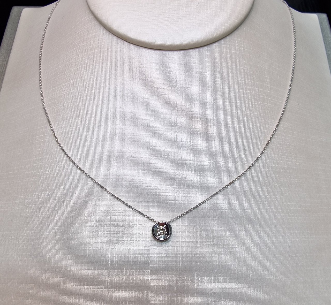 Колье Deimantas 100597316 40см 1,93гр 0,104ct. купить,NaN