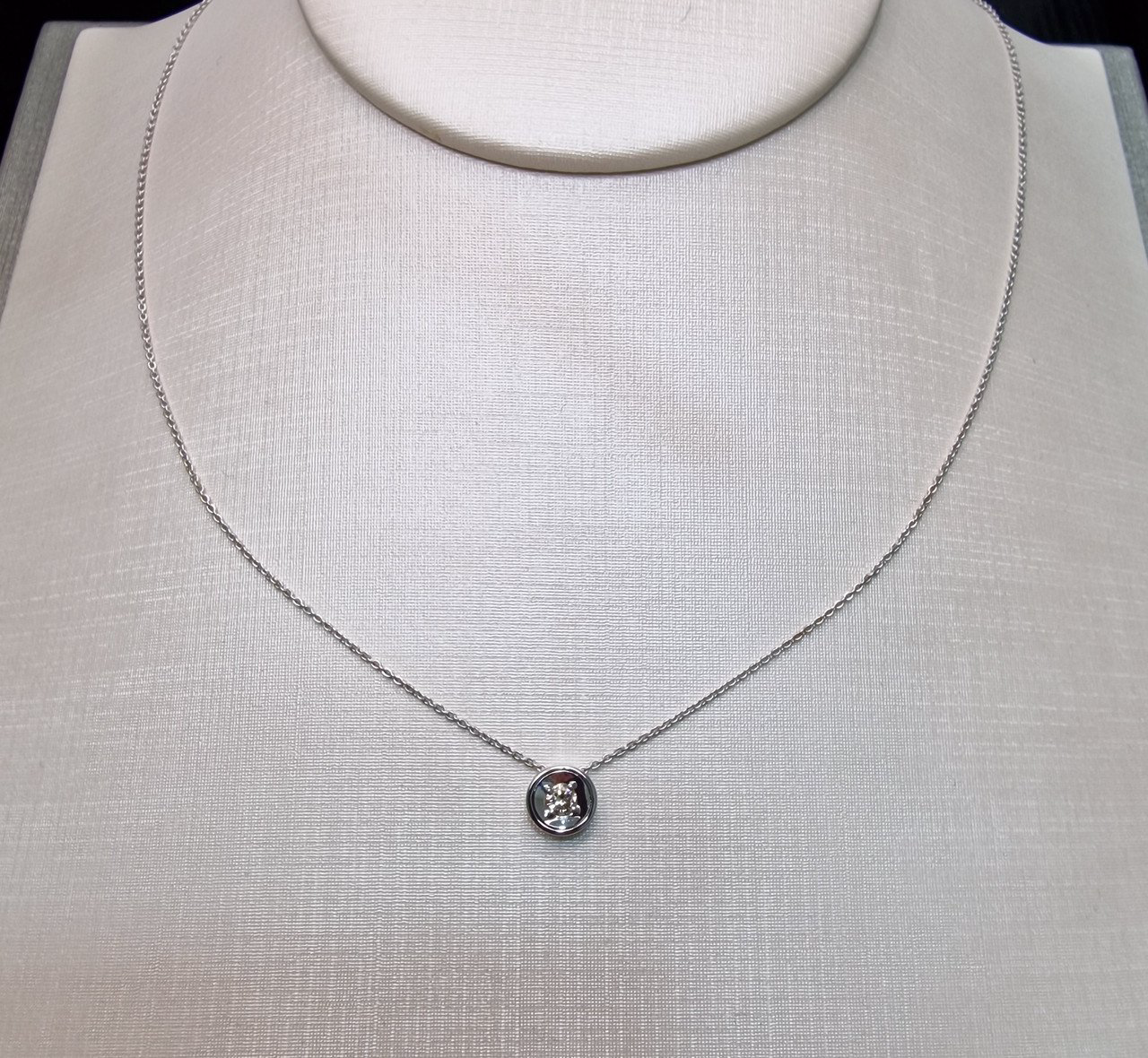 Колье Deimantas 100597316 40см 1,93гр 0,104ct. купить,NaN