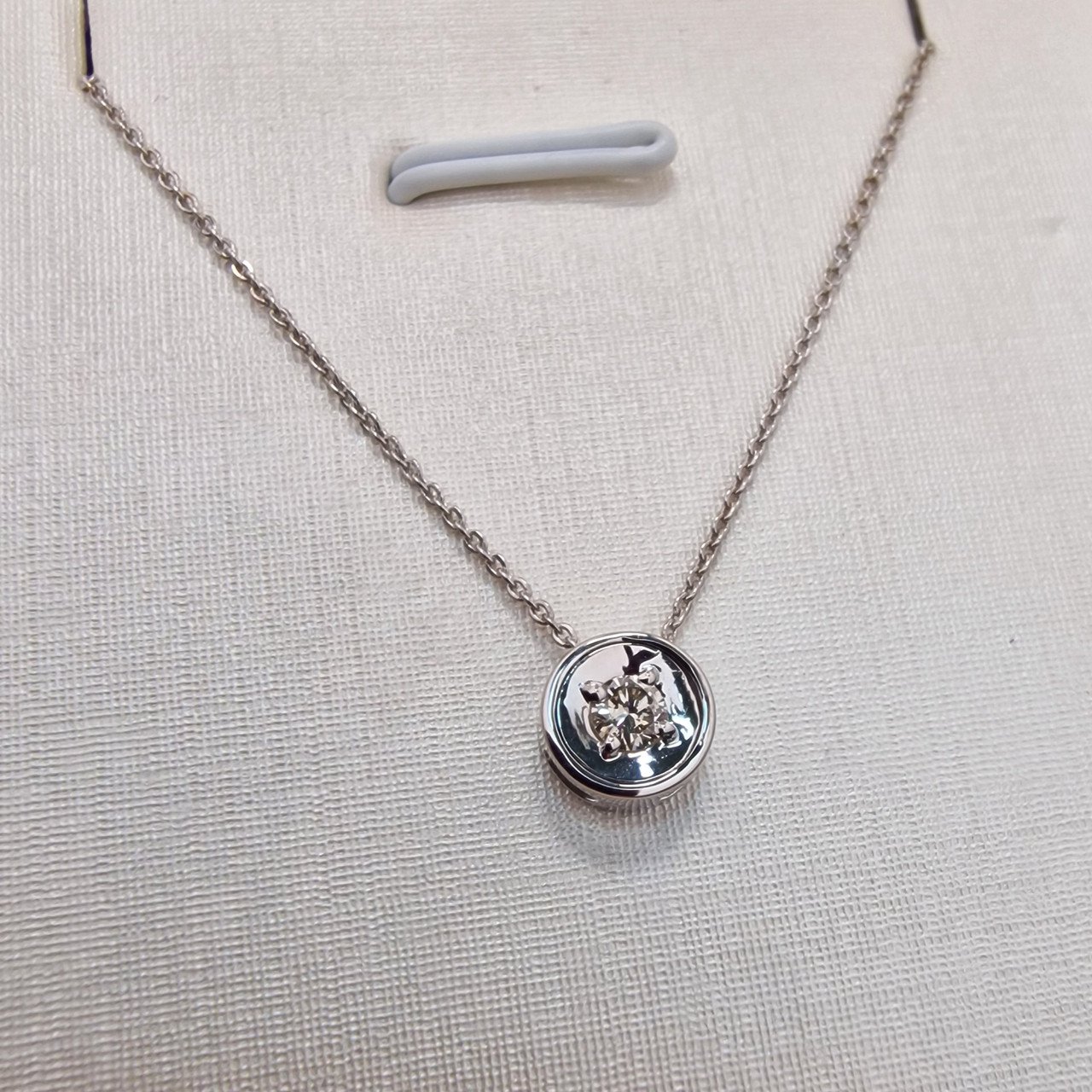 Колье Deimantas 100597316 40см 1,93гр 0,104ct. купить,NaN