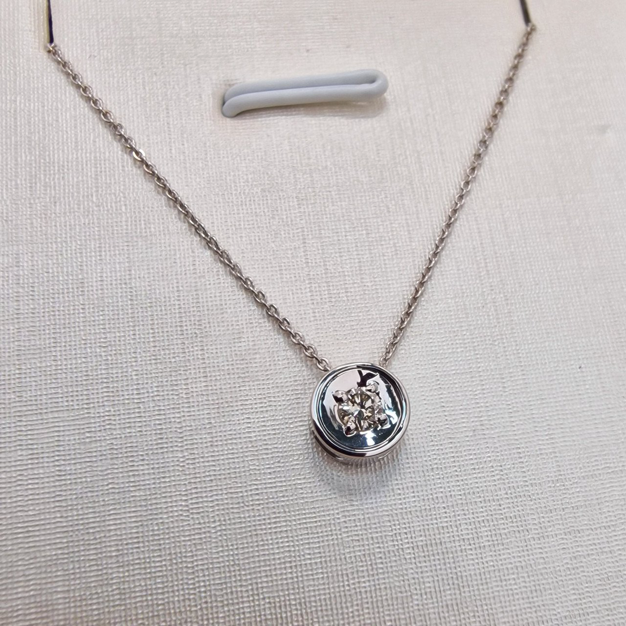 Колье Deimantas 100597316 40см 1,93гр 0,104ct. купить,NaN