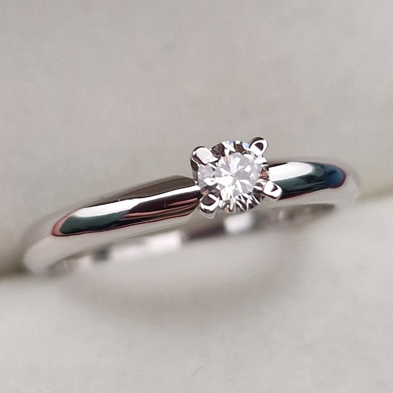 Кольцо Deimantas 100685945 16,51р 2,38гр 0,174ct. купить,NaN