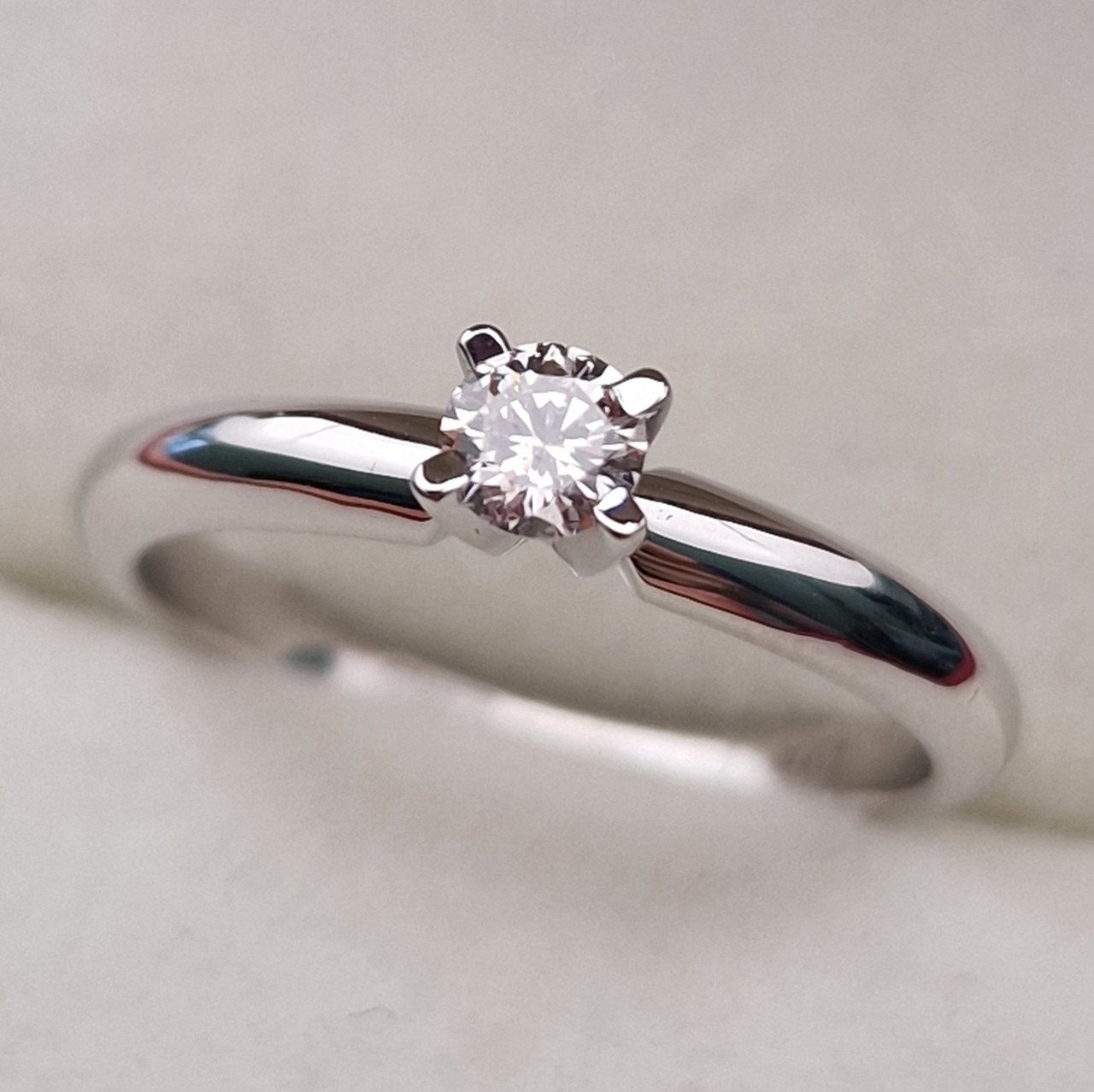Кольцо Deimantas 100685945 16,51р 2,38гр 0,174ct. купить,NaN